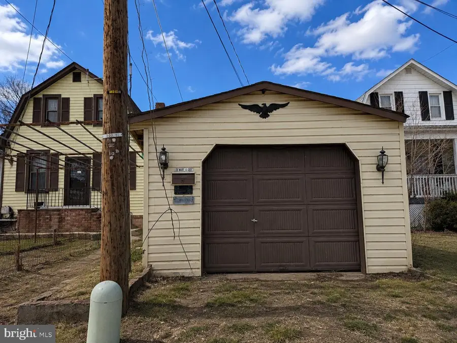 262 Meadow Rd, Pasadena, MD 21122 - #2