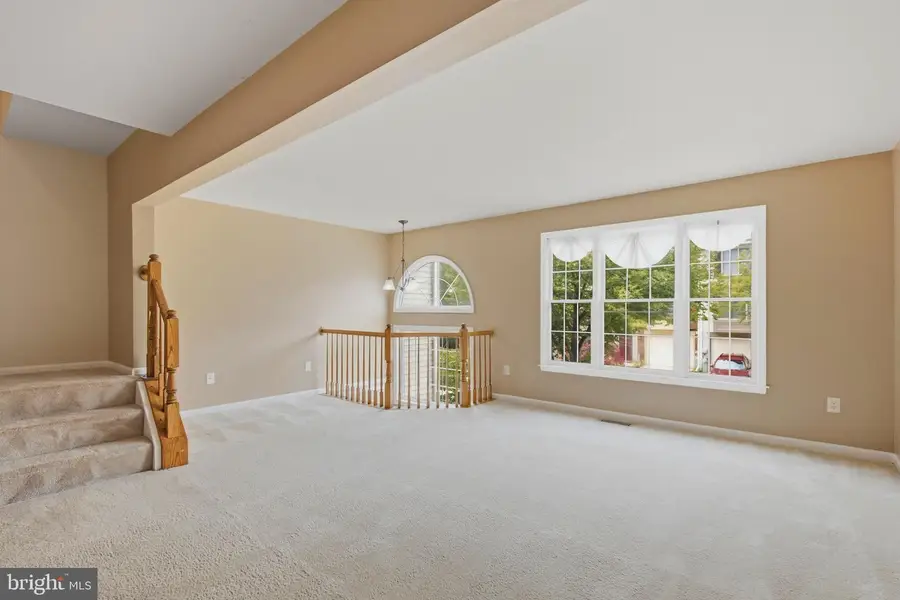 8609 Woodland Manor Dr, Laurel, MD 20724 - #3