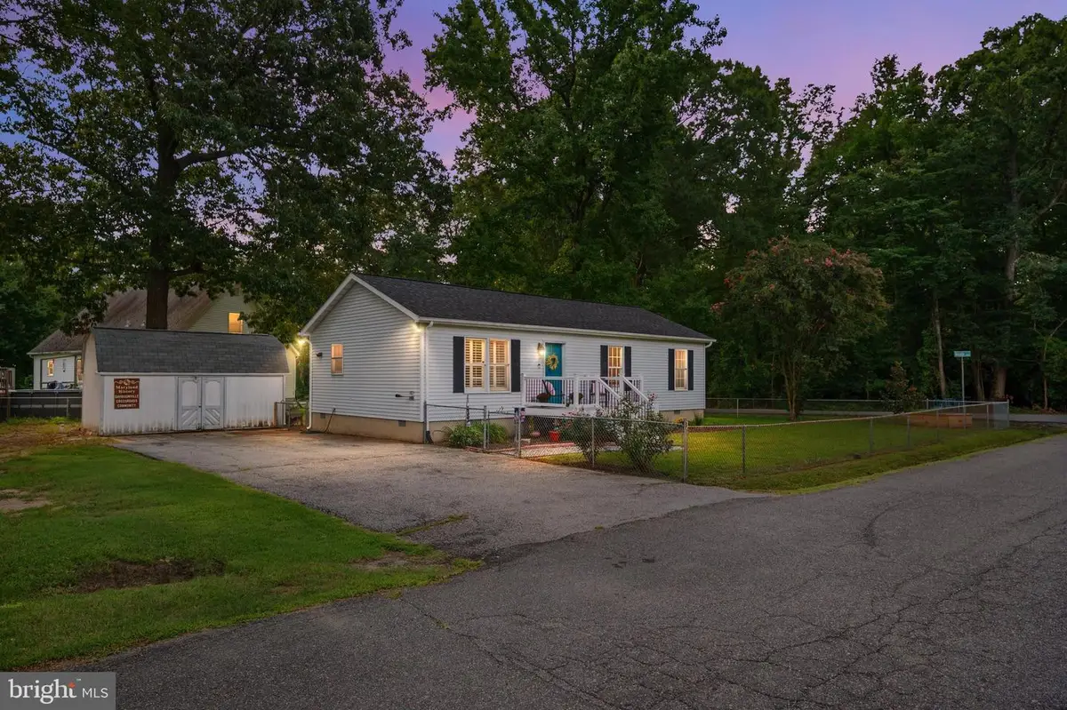 4733 Washington Ave, Shady Side, MD 20764 - #1