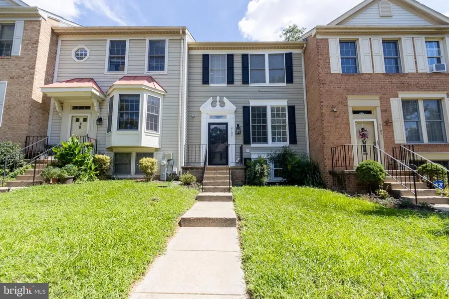 2109 Commodore Ct, Odenton, MD 21113 - #2