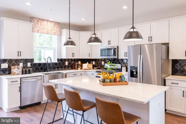 643 Eastland Row, MILLERSVILLE, MD 21108