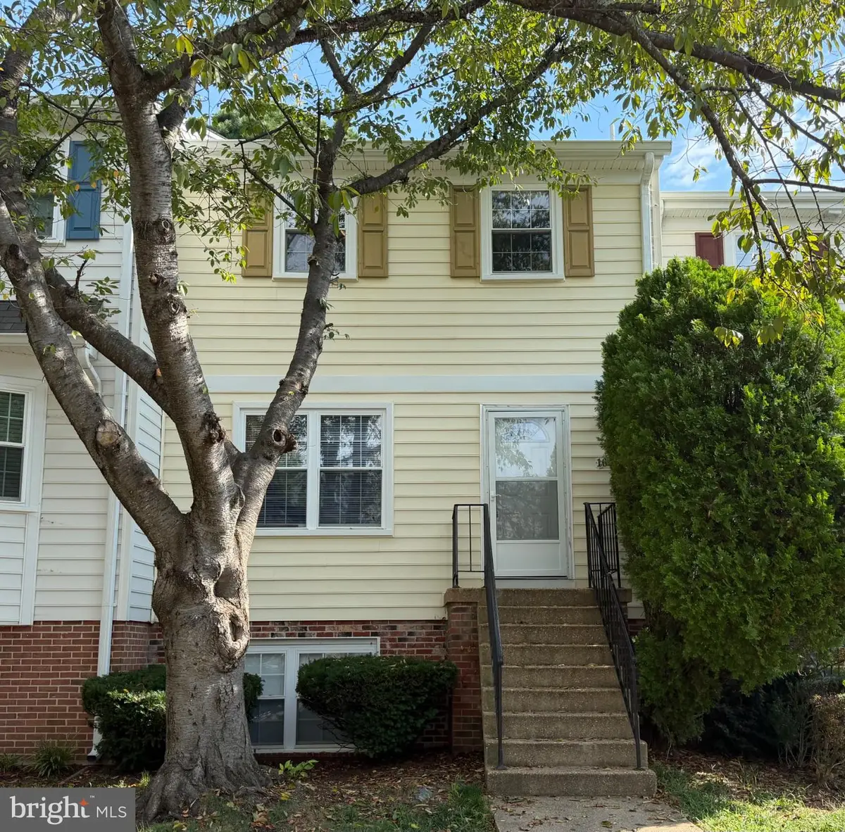 1602 W Bancroft Ln, Crofton, MD 21114 - #1