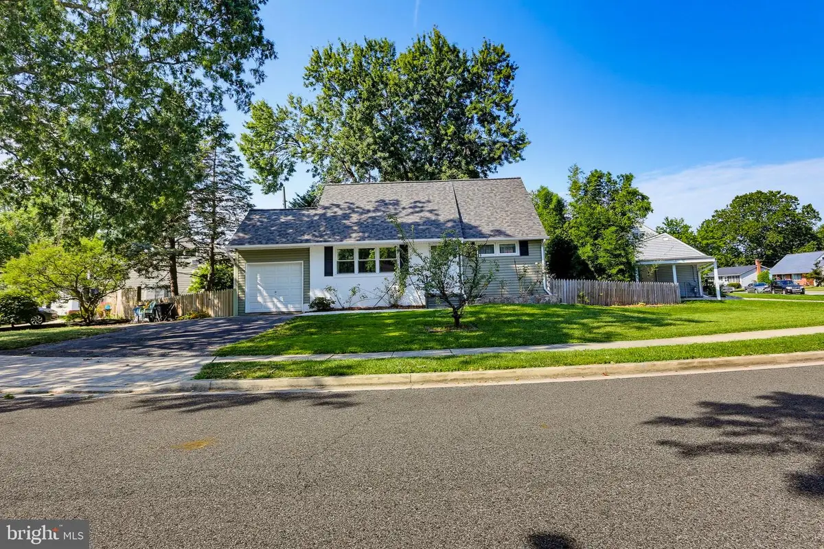 110 Thomas Rd, Glen Burnie, MD 21060 - #1
