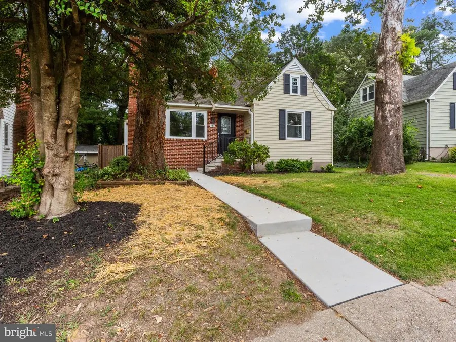 203 Willow Ln, Glen Burnie, MD 21061 - #2