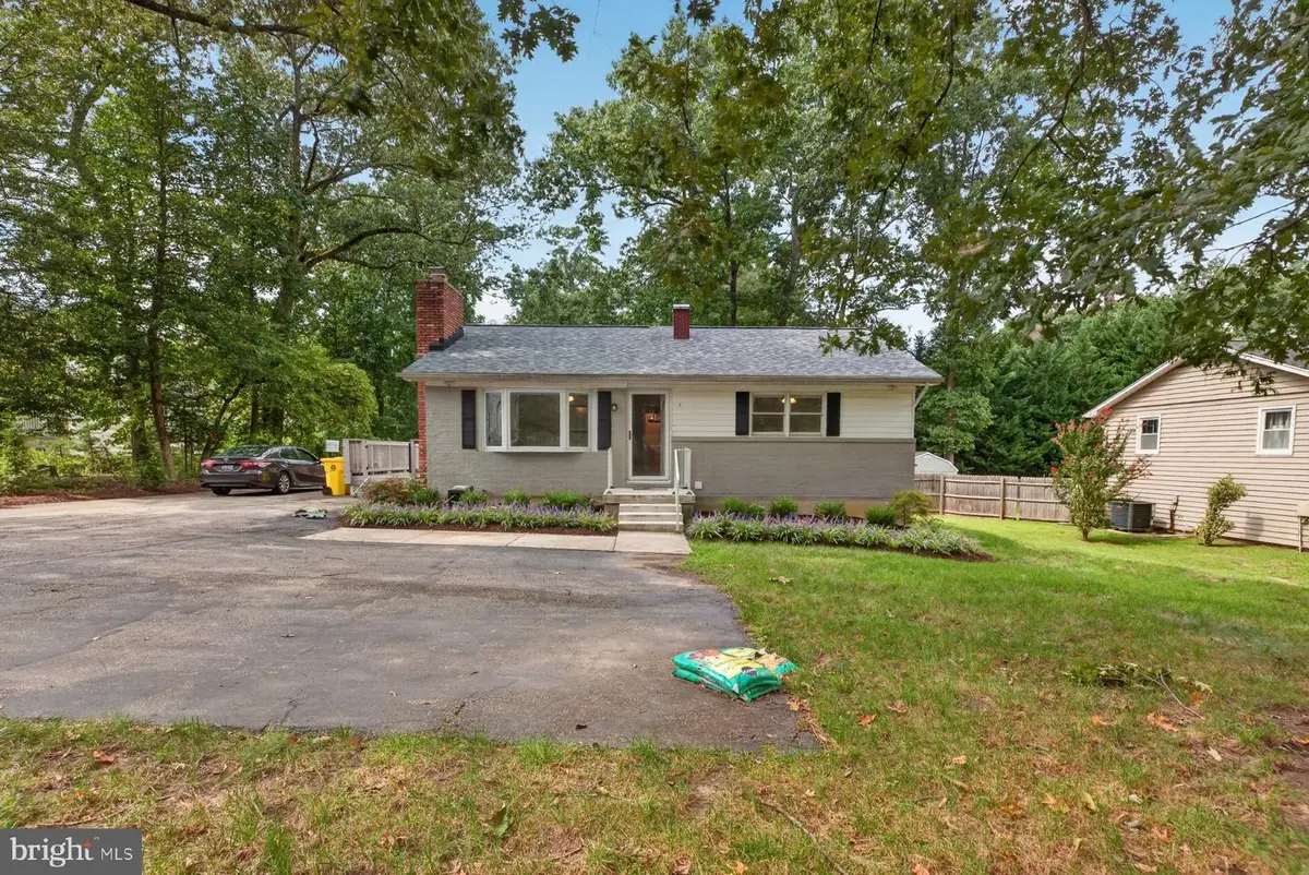 512 Saint Martins Ln, Severna Park, MD 21146 - #1