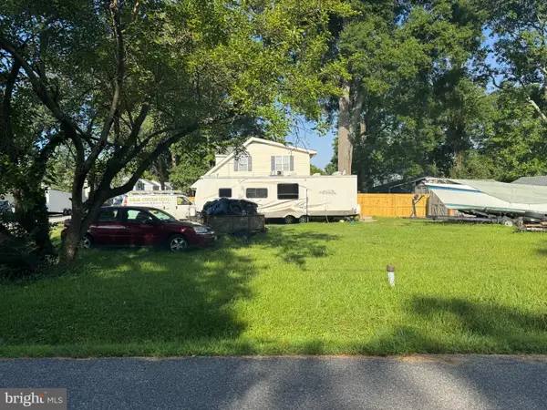 1198 Oak Ave, SHADY SIDE, MD 20764