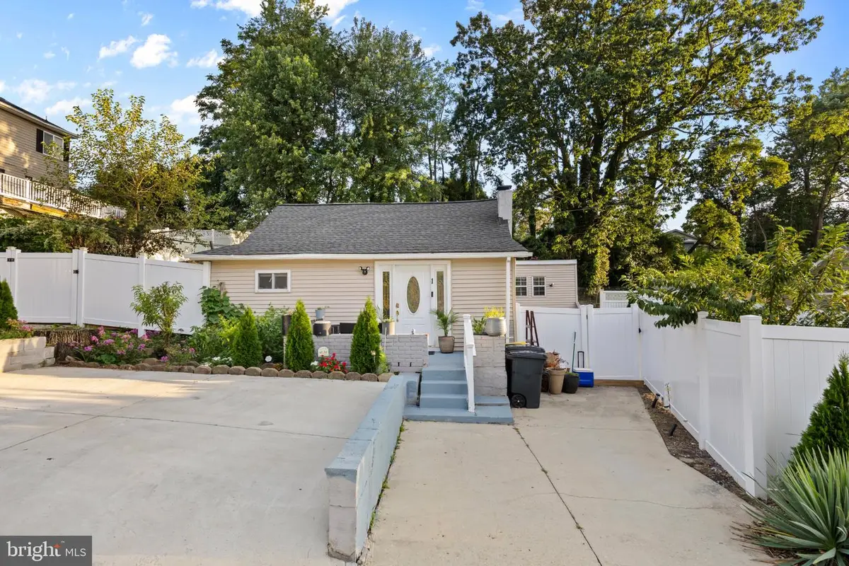 1 Saint Charles Pl, Glen Burnie, MD 21060 - #1