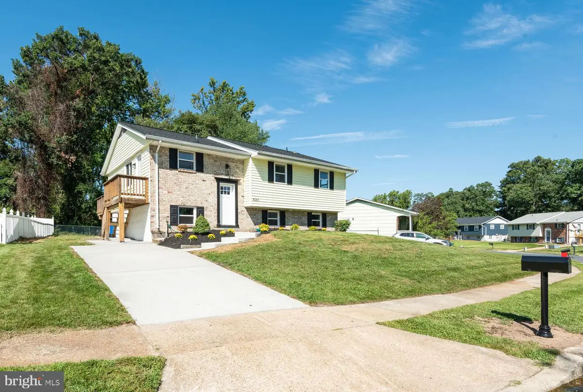 8265 Ahearn Dr, Millersville, MD 21108 - #1