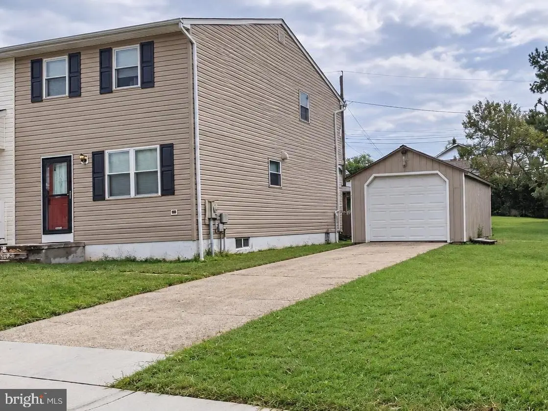 828 Bentwillow Dr, Glen Burnie, MD 21061 - #1