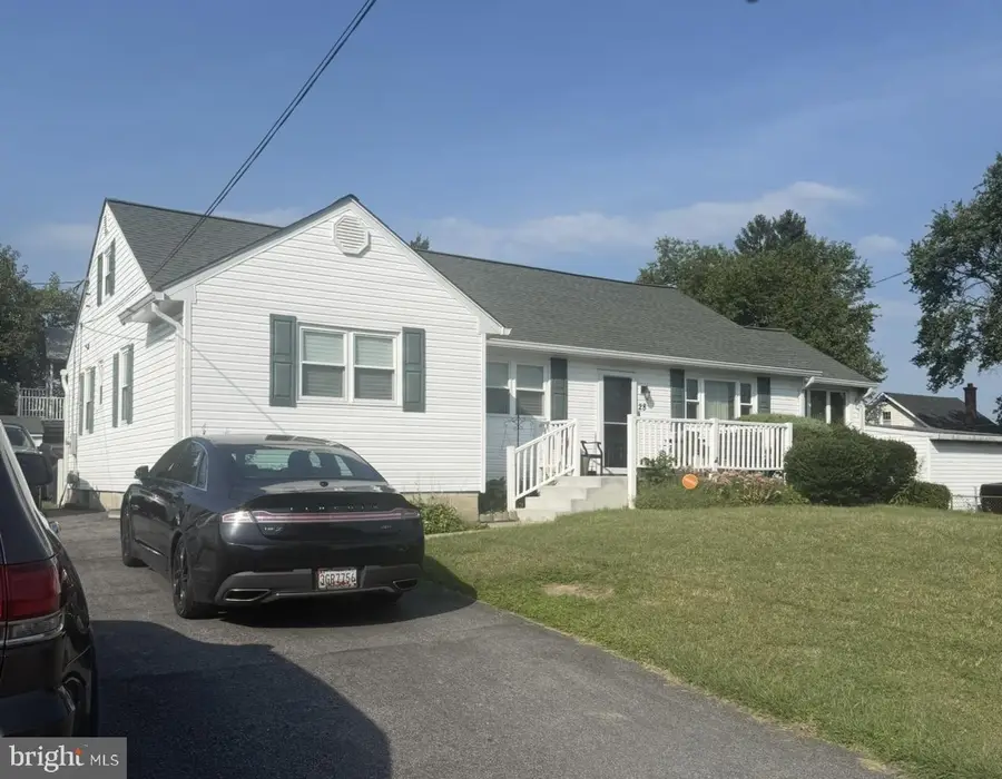 28 Cedar Dr, Glen Burnie, MD 21060 - #3