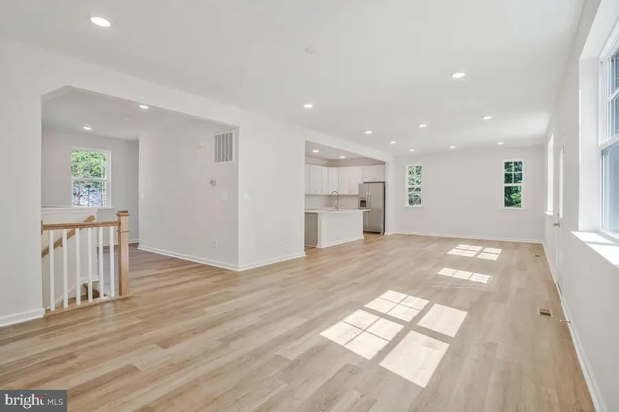 1237 Spruce Ave, Shady Side, MD 20764 - #2