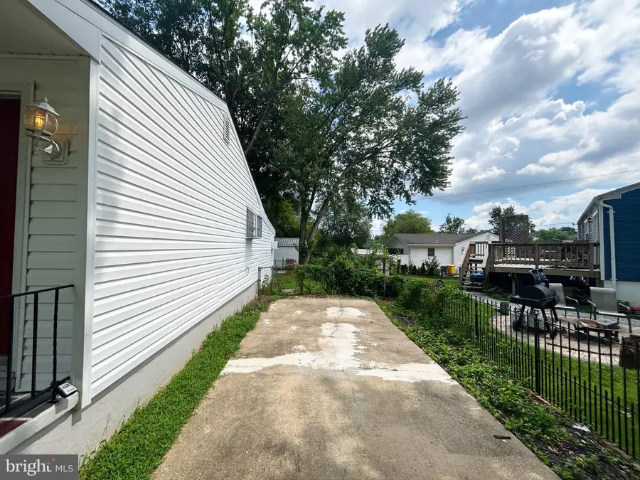 8903 Jeff Mar Dr, Glen Burnie, MD 21061 - #3