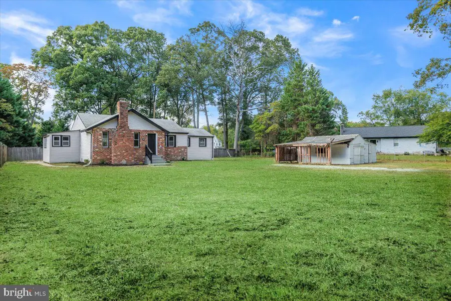 94 Pine Rd, Pasadena, MD 21122 - #2
