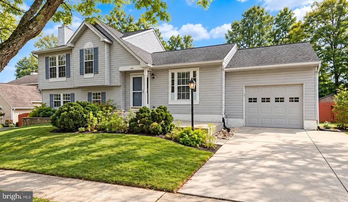 860 Snow Valley Ln, Odenton, MD 21113 - #1