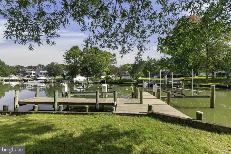 3586 Loch Haven Dr, Edgewater, MD 21037 - #2