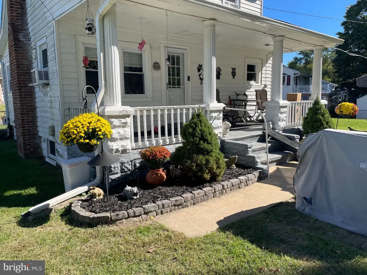 7032 Cresthaven Dr, Glen Burnie, MD 21061 - #1