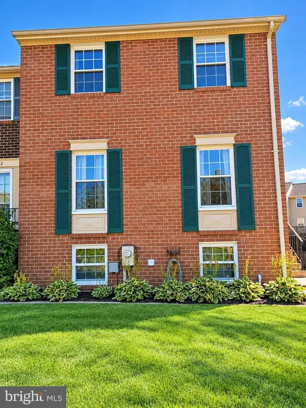 854 Oyster Bay Harbour, PASADENA, MD 21122