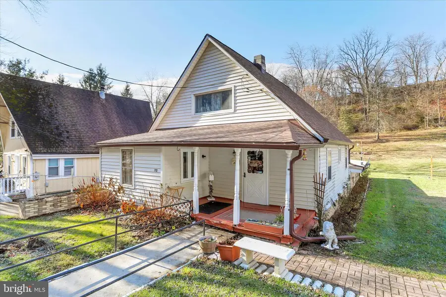 712 Golden Ln, Cumberland, MD 21502 - Image #2