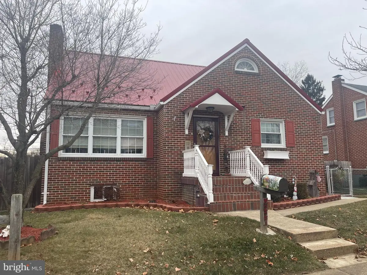 227 S Massachusetts Ave, Cumberland, MD 21502 - Image #1