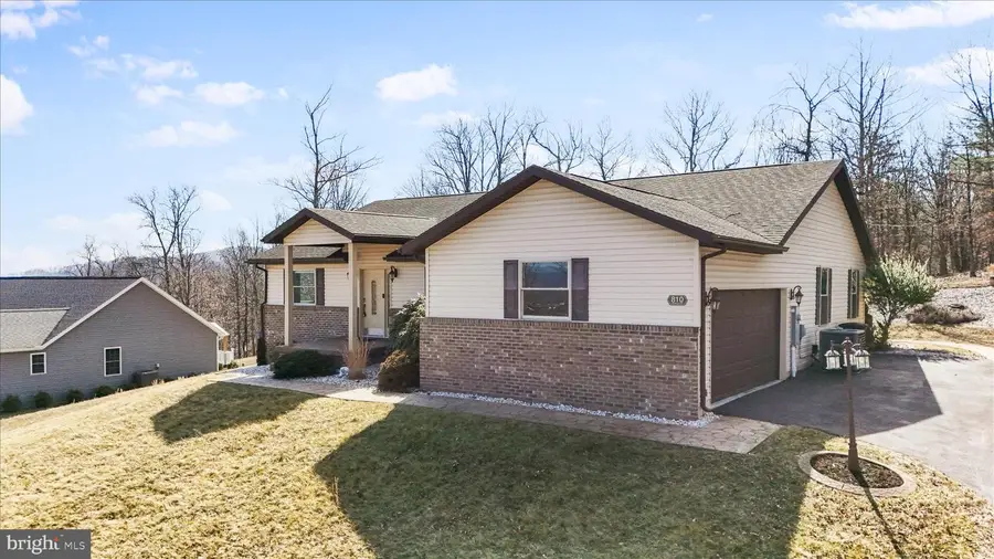 810 Arrowhead Trl, Cumberland, MD 21502 - #2