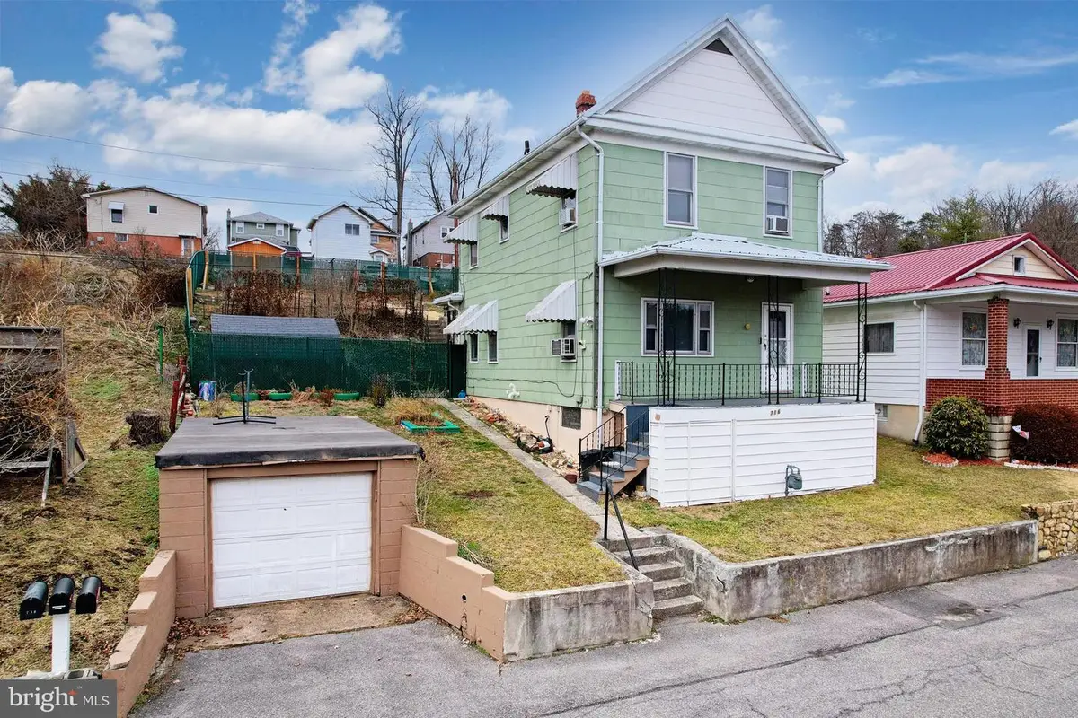 716 Yale St, Cumberland, MD 21502 - #1