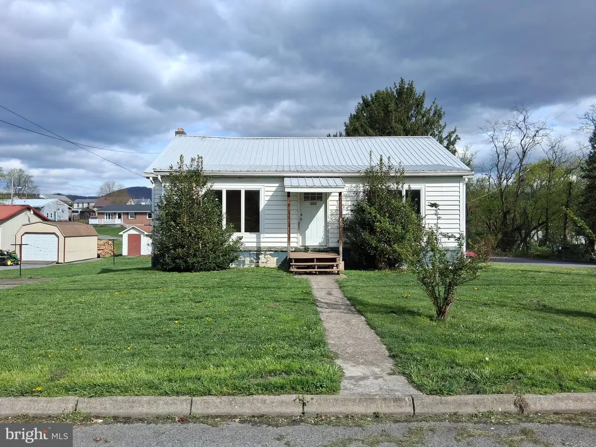 256 Blackiston Ave, Cumberland, MD 21502 - #1