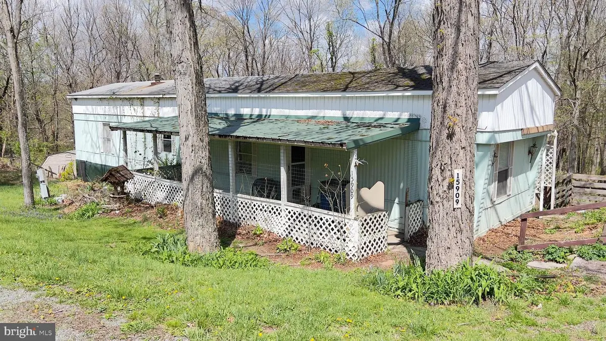 15909 Woodsview Dr, Frostburg, MD 21532 - #1