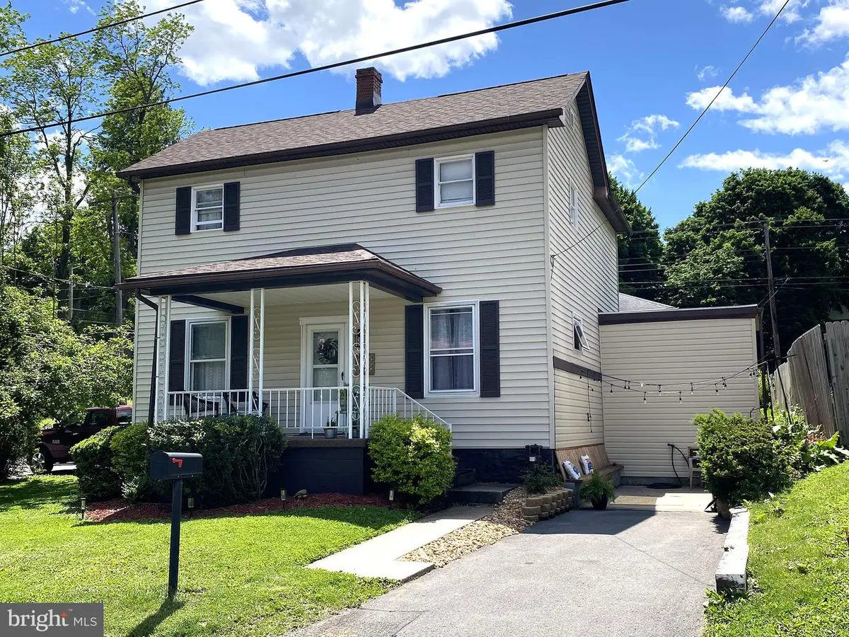 4 Centennial St, Frostburg, MD 21532 - #1