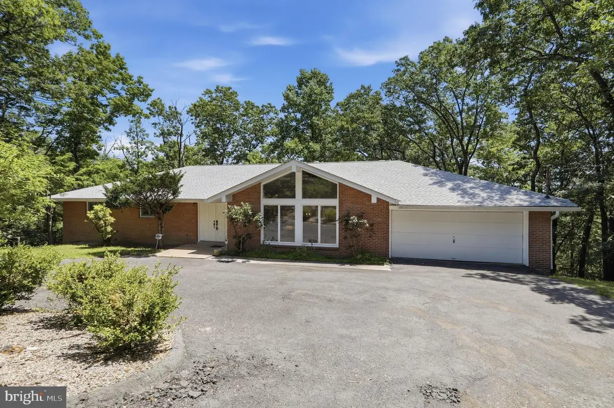 935 Dingle Park Dr, Cumberland, MD 21502 - #1