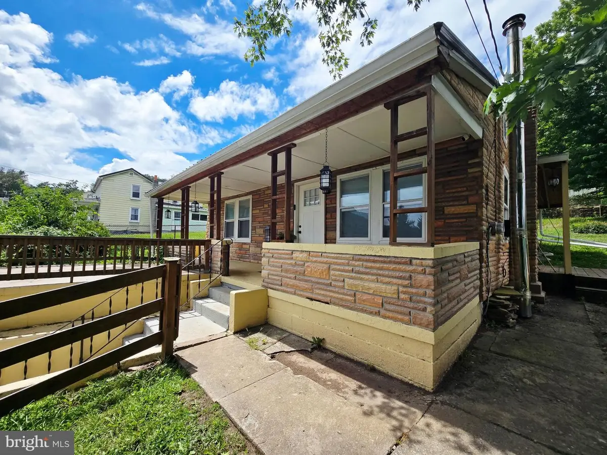 207 Spruce St, Westernport, MD 21562 - #1