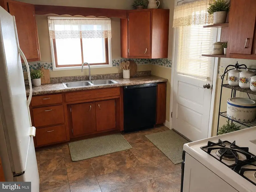 201 E Main St, Frostburg, MD 21532 - #2