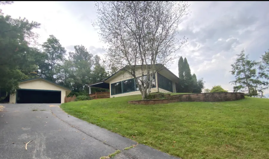 1807 Holland St, Cumberland, MD 21502 - #2