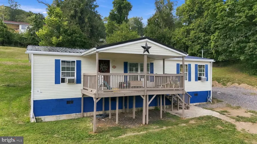 422 Spruce St, Westernport, MD 21562 - #2