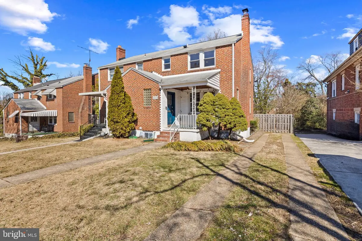 2406 E Strathmore Ave, Baltimore, MD 21214 - #1