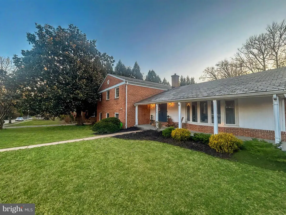 5716 Charlestowne Dr, Baltimore, MD 21212 - #1