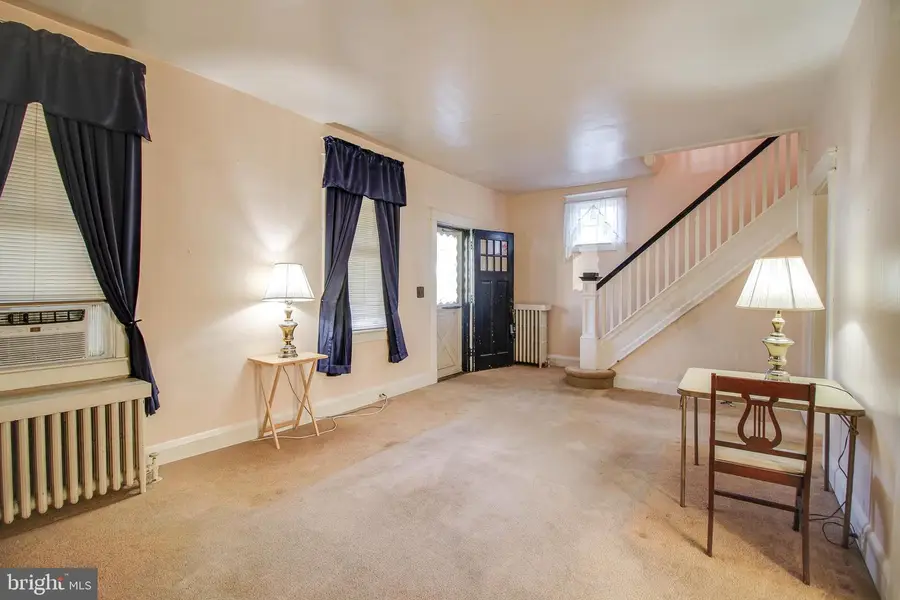 408 N Rock Glen Rd, Baltimore, MD 21229 - Image #2