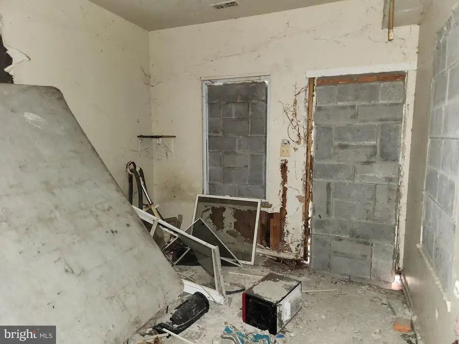 1627 Mosher St, Baltimore, MD 21217 - Image #2