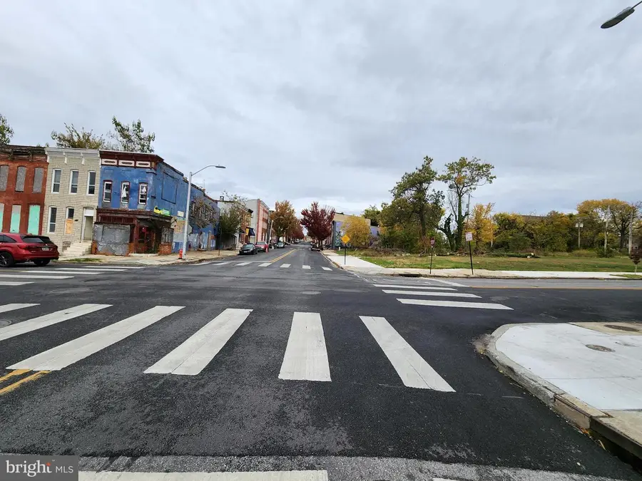 927 N Carey St, Baltimore, MD 21217 - Image #3