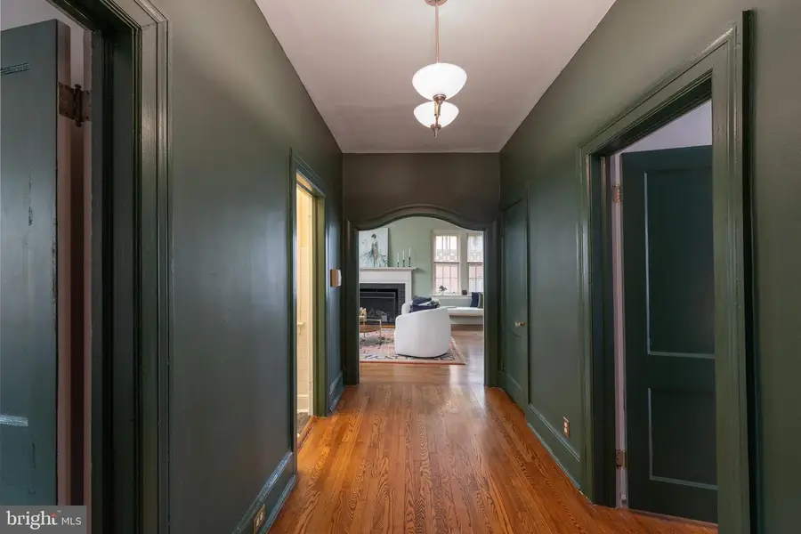 102 W 39th St #2b, Baltimore, MD 21210 - Image #2