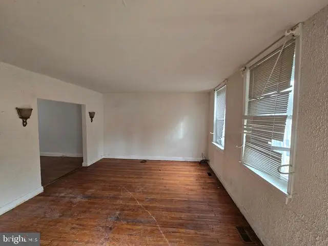 2322 Druid Park Dr, Baltimore, MD 21215 - Image #2