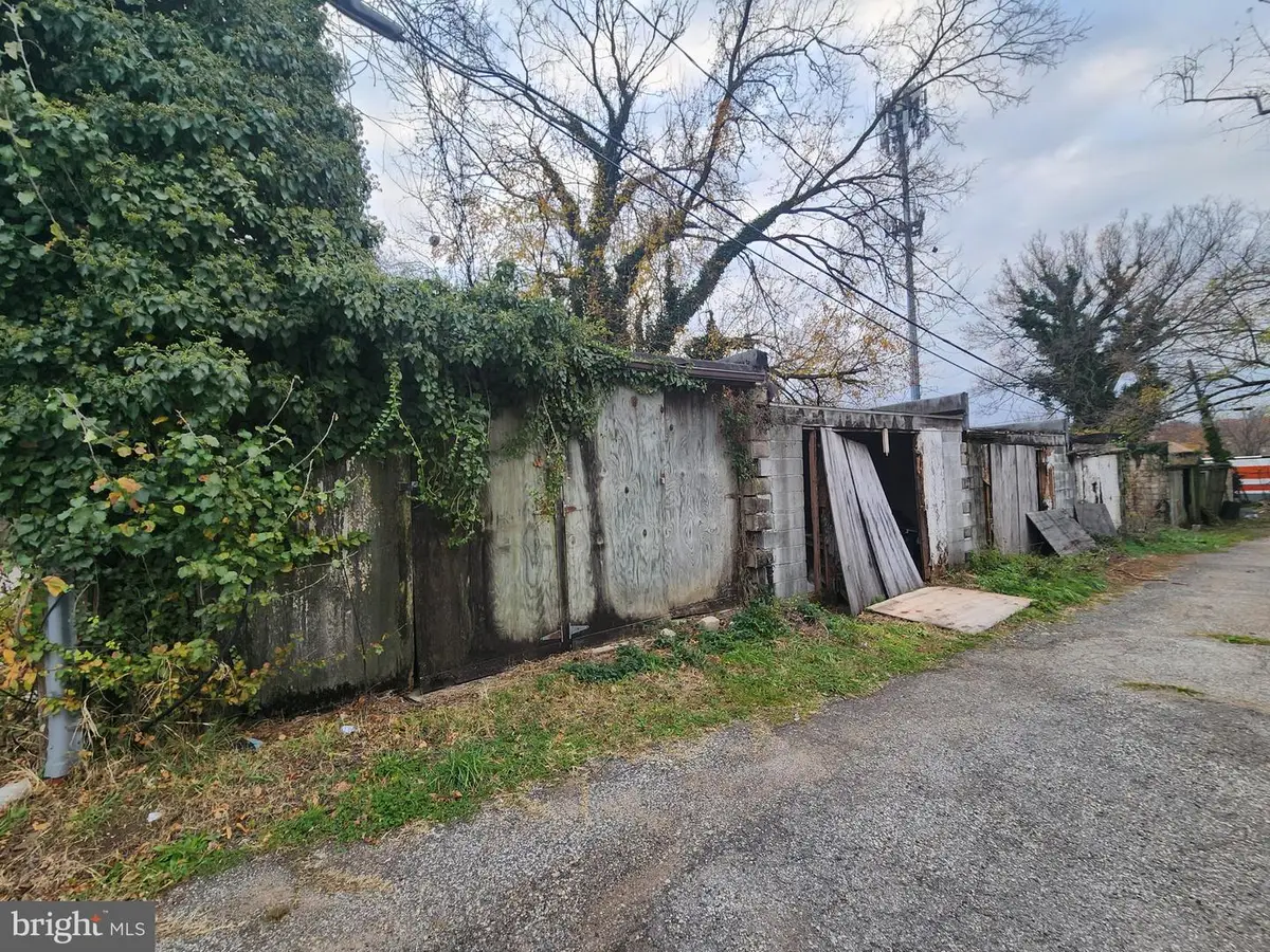 Garages Behind 3604 Howard Park Ave, Baltimore, MD 21207 - Image #1