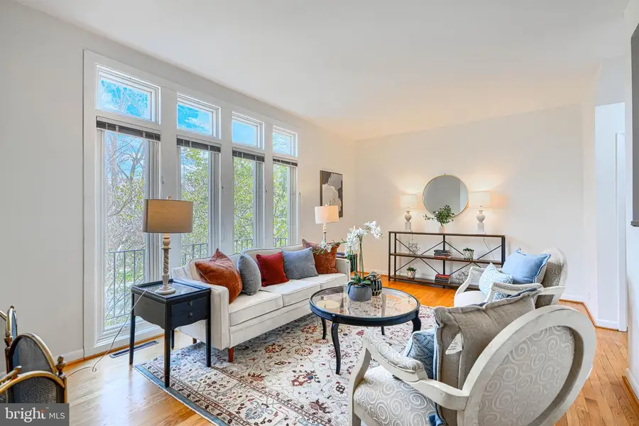 211 Bolton Pl, Baltimore, MD 21217 - #3