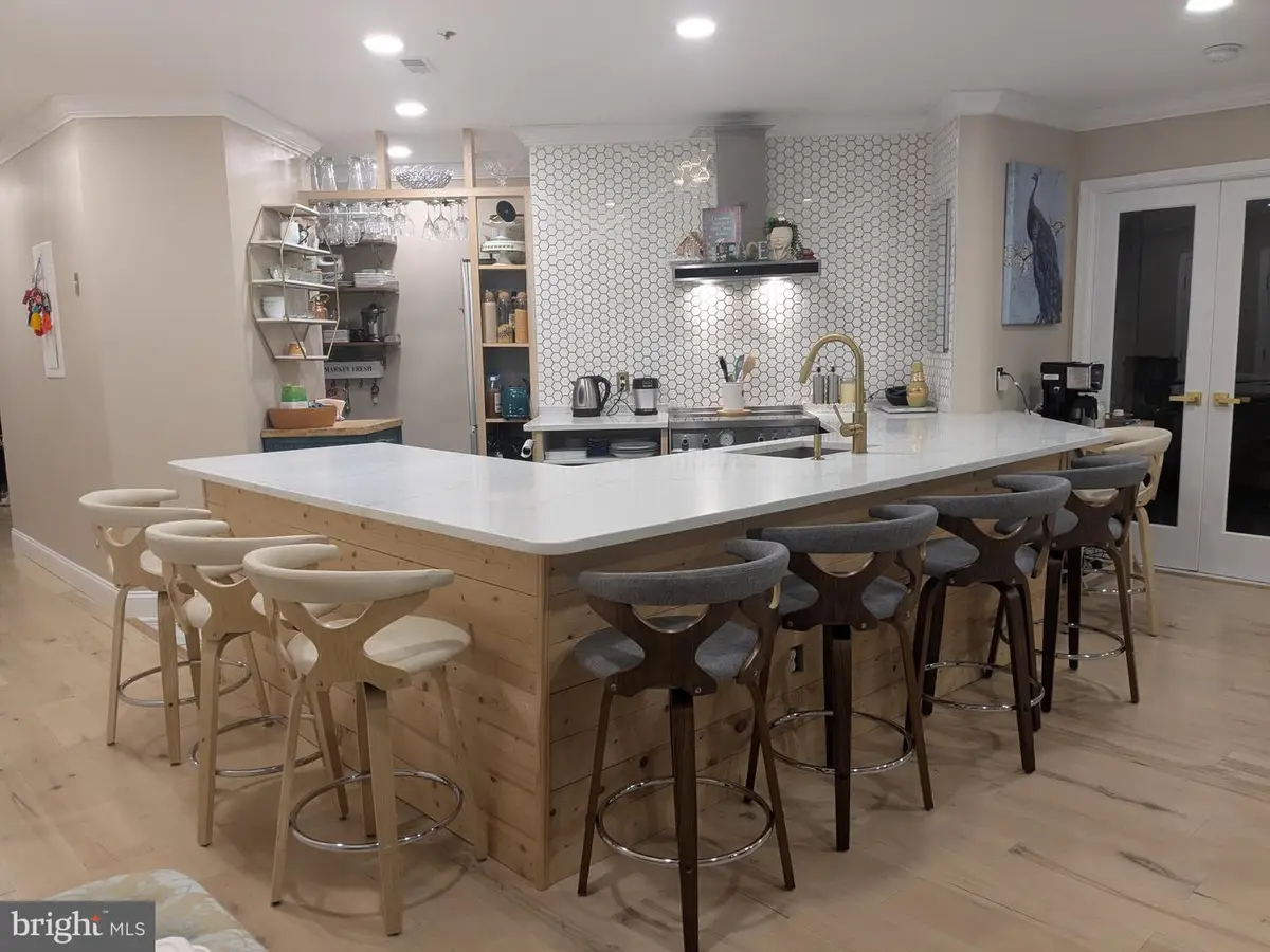 100 Harborview Dr #211, Baltimore, MD 21230 - Image #1