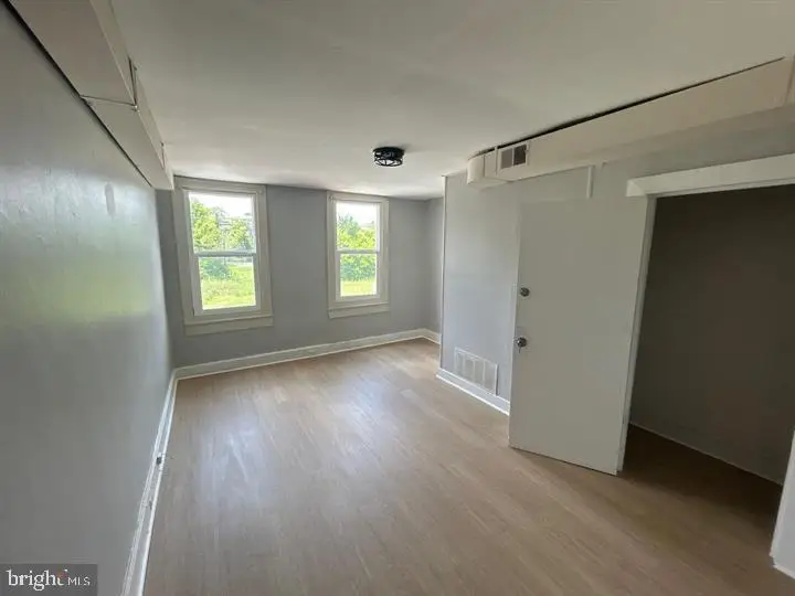 811 N Mount St, Baltimore, MD 21217 - Image #2