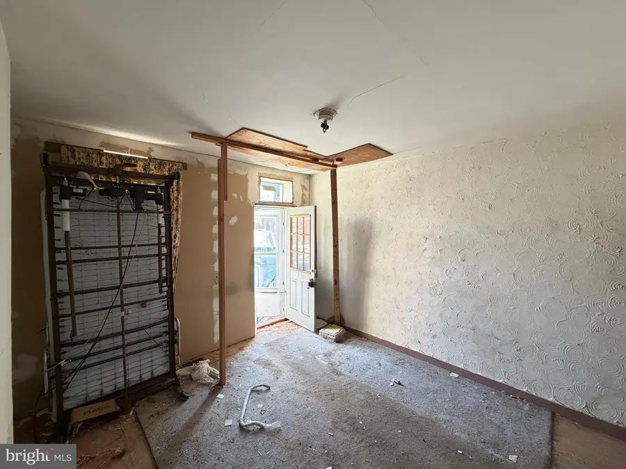 1110 S Conkling St, Baltimore, MD 21224 - Image #2