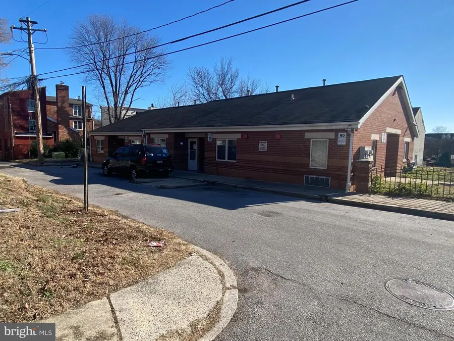 851 Lemmon St, Baltimore, MD 21201 - Image #2