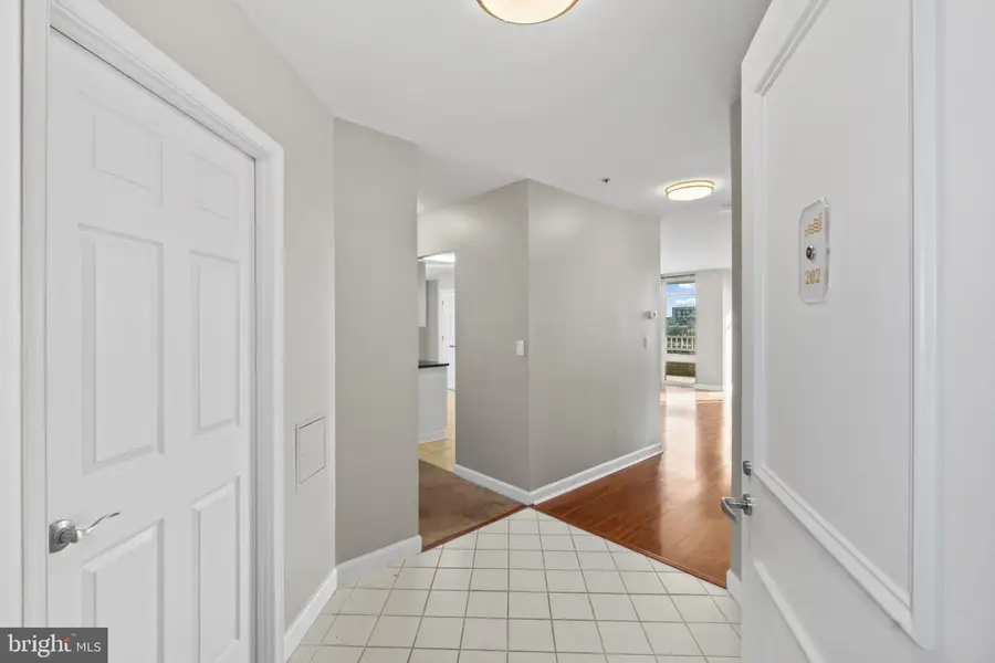 100 Harborview Dr #202, Baltimore, MD 21230 - Image #3