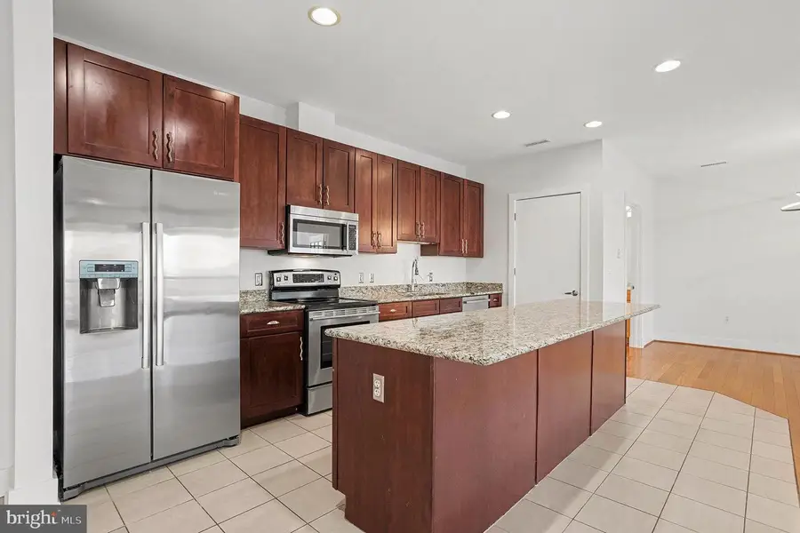 2772 Lighthouse Pt E #201, Baltimore, MD 21224 - Image #3