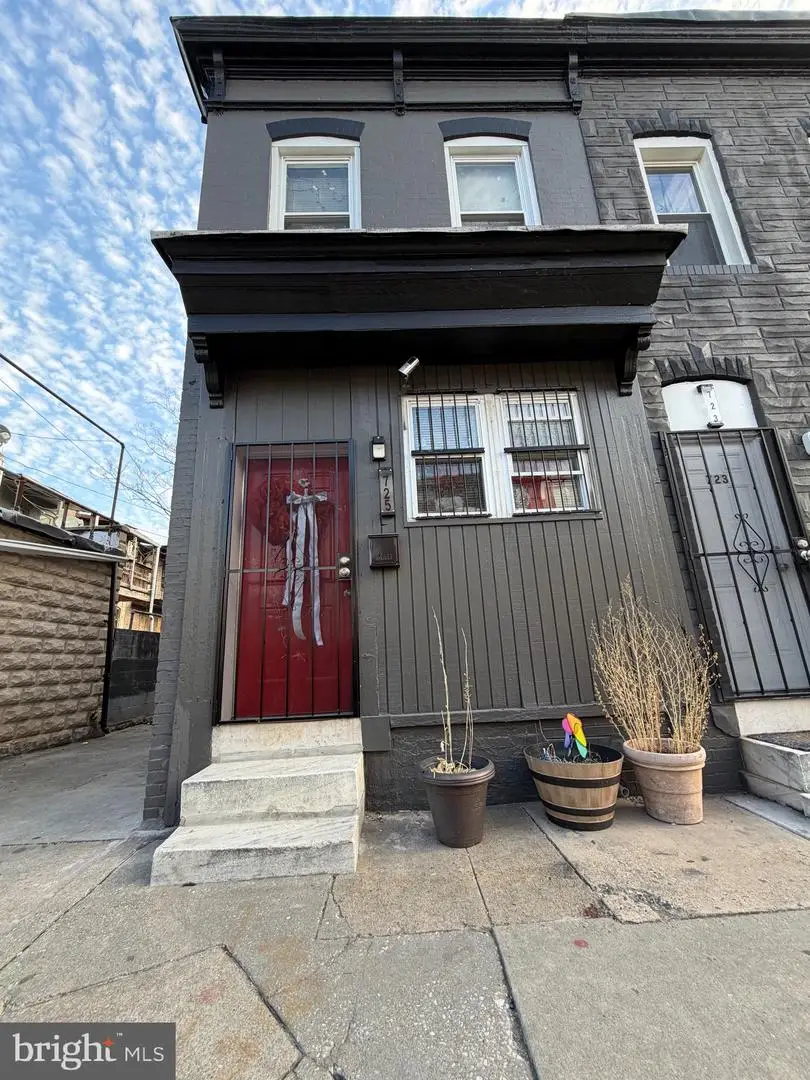 725 N Port St, Baltimore, MD 21205 - Image #1