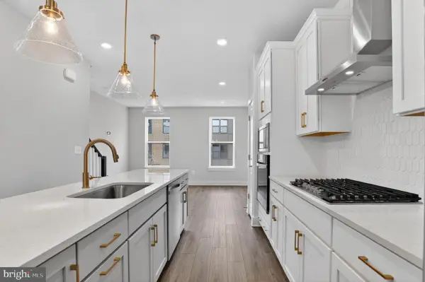 2727 Light St, BALTIMORE, MD 21230